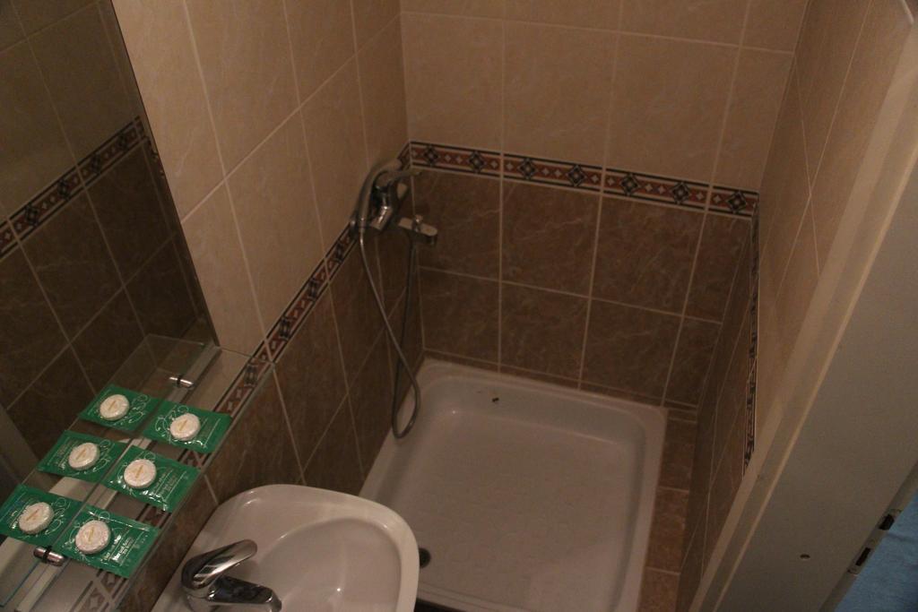 Hostel S Novi Sad Eksteriør bilde