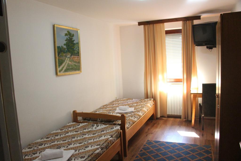 Hostel S Novi Sad Eksteriør bilde